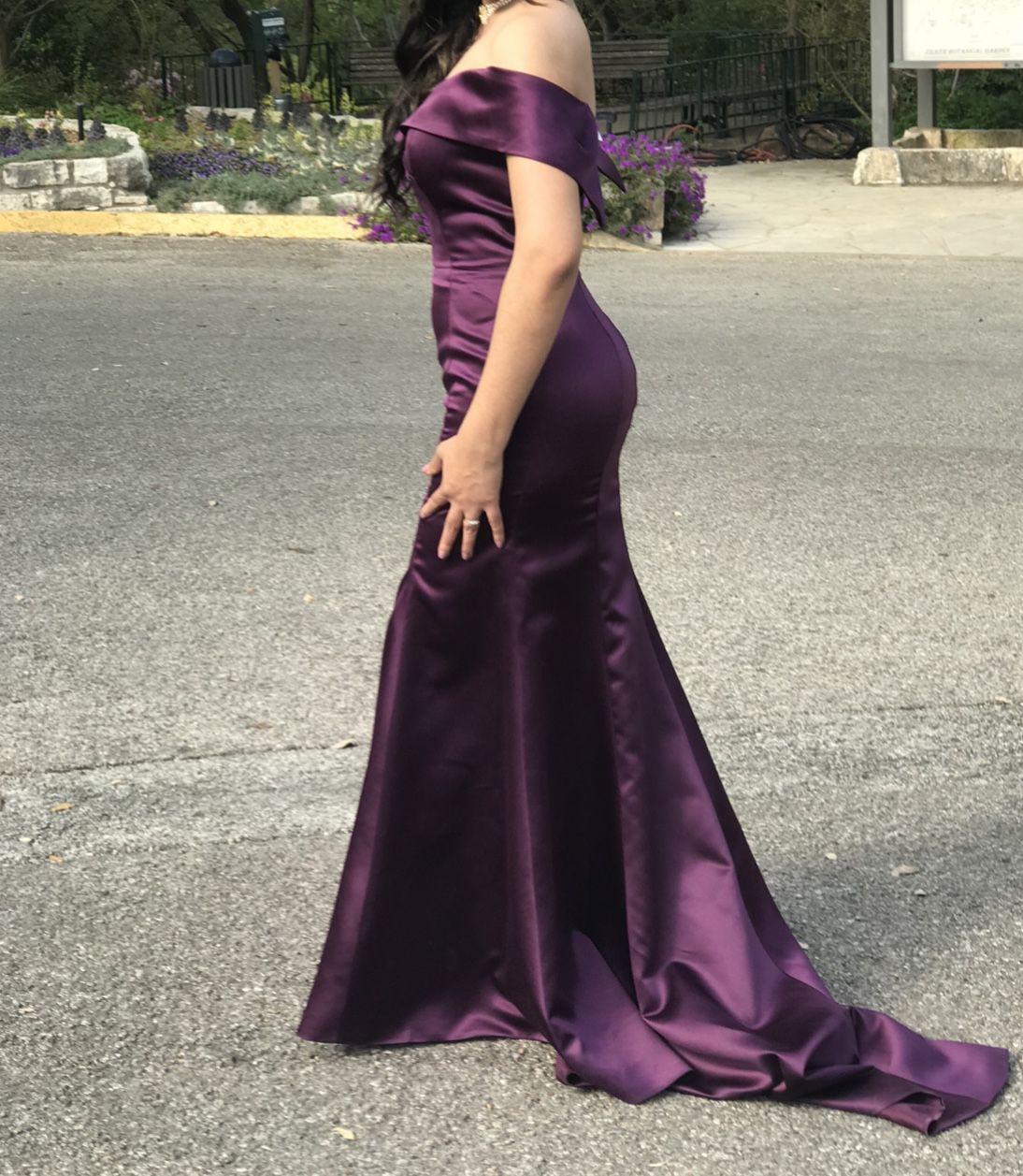 Purple Dress Perfect For a Wedding , Prom Or Any Special Ocasión 