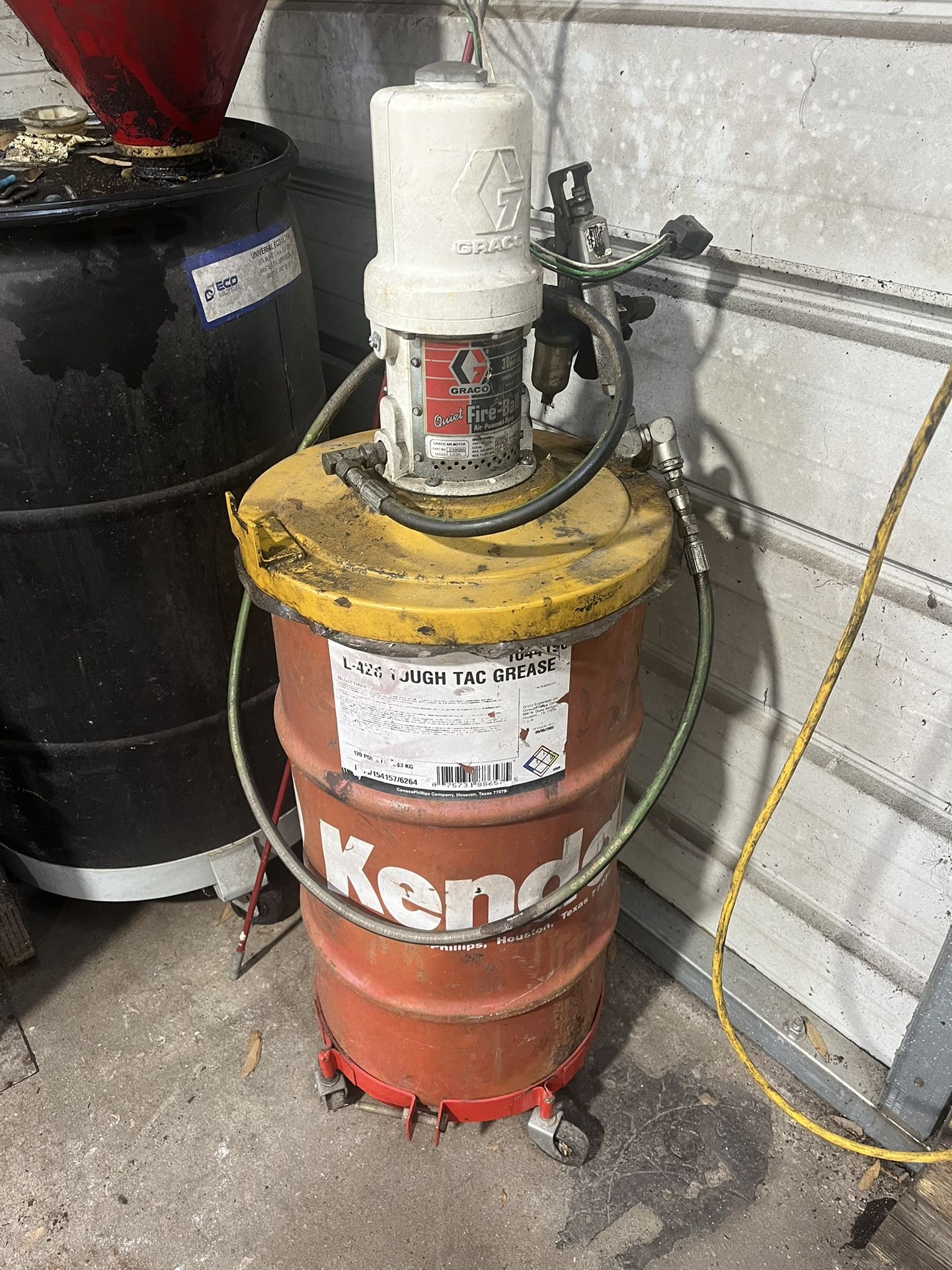 Grease Tank With Pump