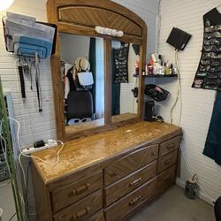 Dresser With Mirror 