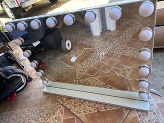 Vanity mirror