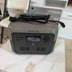 EcoFlow RIVER 2 Max Portable Power Station EcoFlow RIVER 2 Max Portable Power Station 512 W FAST CHARGING • Charge 0-100% in only 60 mins • Safe and r