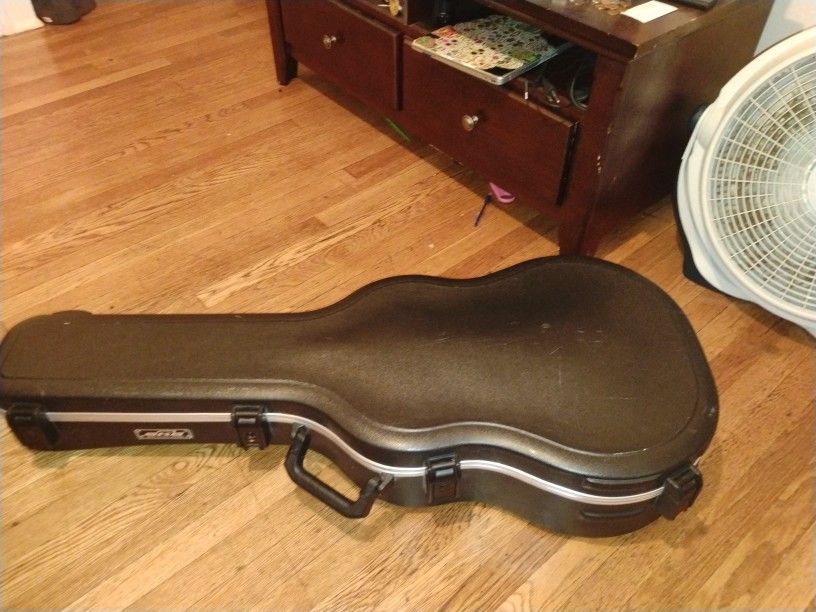 SKB 000-Sized Acoustic Guitar Hardshell Case 1SKB-000