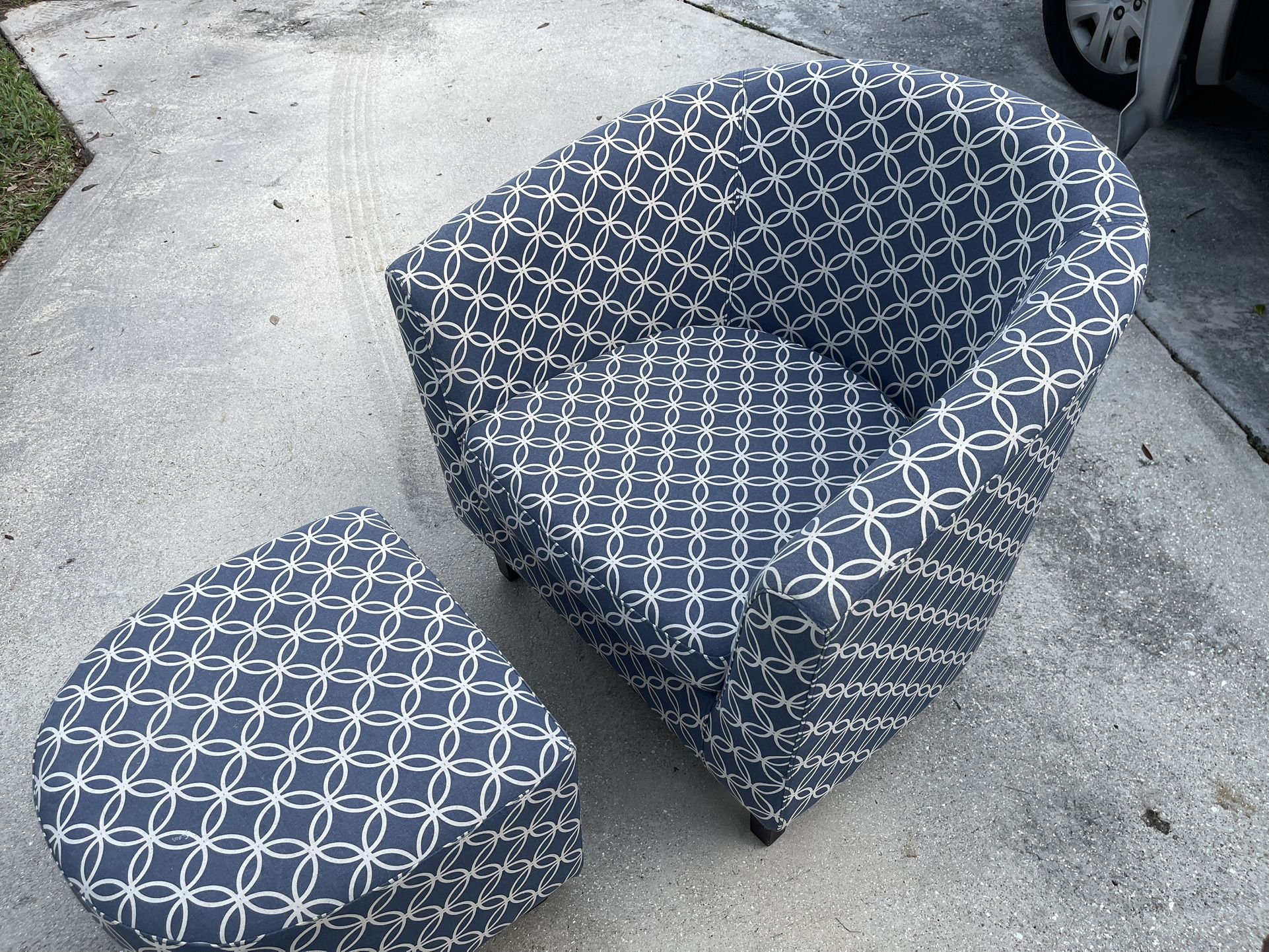 Tub Chair With Ottoman In Good Condition $90 Firm On Price