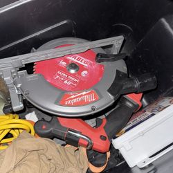 Milwaukee fuel circular saw