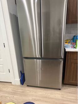 MUST GO!!! Samsung Refrigerator