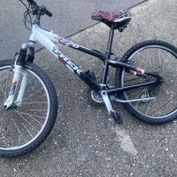 Trek Mountain Bike 