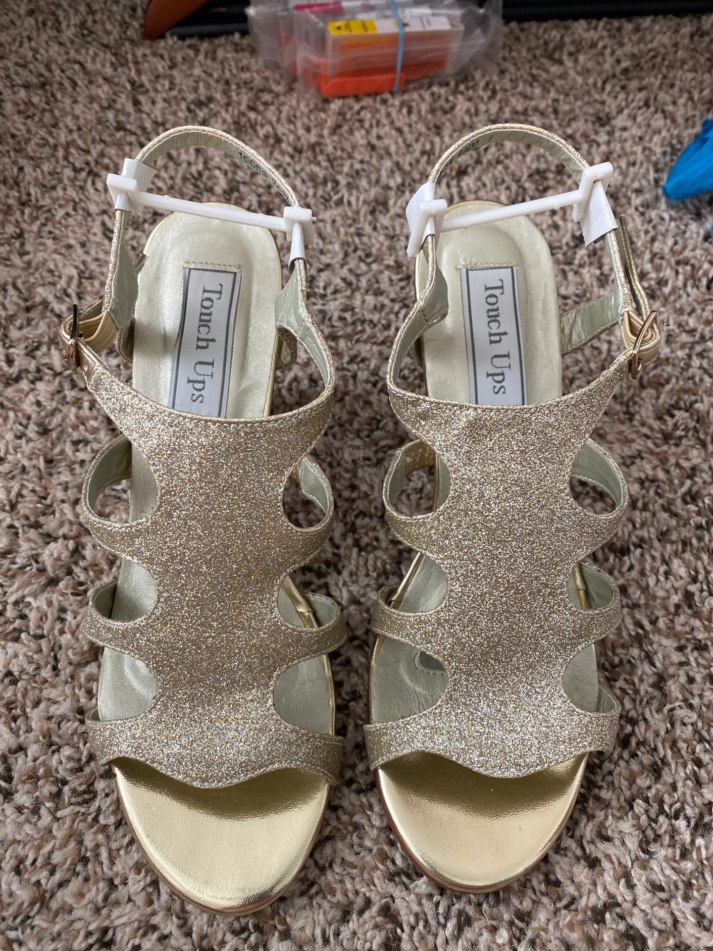 Used once 6.5 ladies golden heels