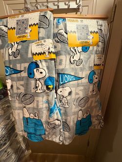 Peanuts NFL Detroit Lions Snoopy Plush Throw Blanket