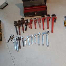 GARAGE SALE   STERLING HEIGHTS