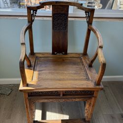 Antique Chinese horseshoe Back Arm chair