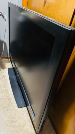 48” WESTINGHOUSE TV
