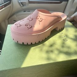 PEACH GUCCI SHOES Size9-10 WMS