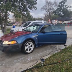 2000 Ford Mustang