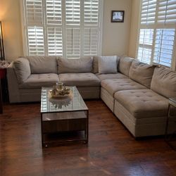Thomasville 5-piece sectional sofa in good, used condition. Spacious, comfortable, and solidly built—perfect for a living room or family room