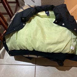 Gap Size Medium Vest