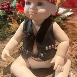 Bebé De  Porcelana Con Chaleco  Harley Davisson