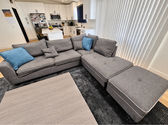 Gray Sectional (Free Delivery 🚚)