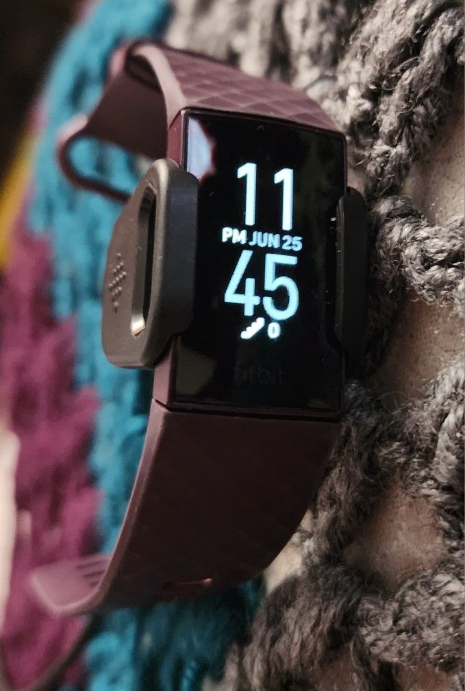 Fitbit Charge 4 LIKE NEW