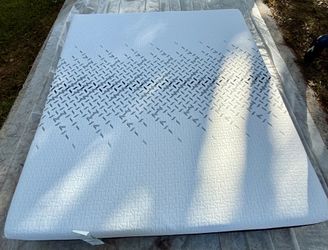 Nectar Luxe Memory Foam, King, Like New, Excellent Condition