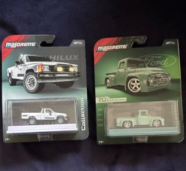 Majorette 1:64 Toyota Hilux & 1956 Ford F-100