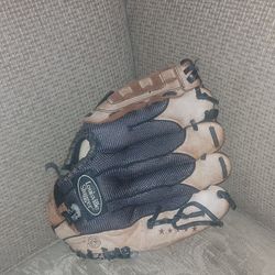 Louisville Slugger GEN1050BM 10.5 Inch Genesis 1884 Baseball Glove 