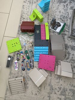 Huge tech Dec Skate Lot
