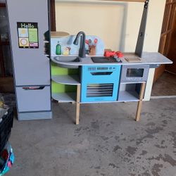 Beautiful Kids Stove Like New