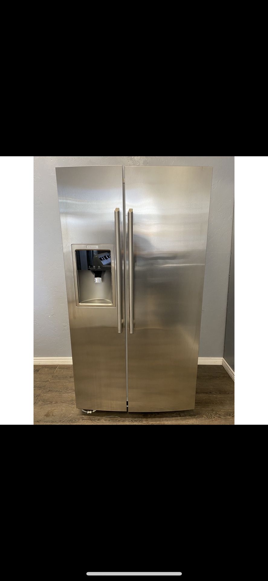 SALE!! Electrolux 22.5 Cu. Ft. Refrigerator EW23CS65GS1 - Counter Depth: Stainless Steel