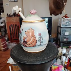 Lennox Collection Classic Winnie The Pooh And The Honey Pot