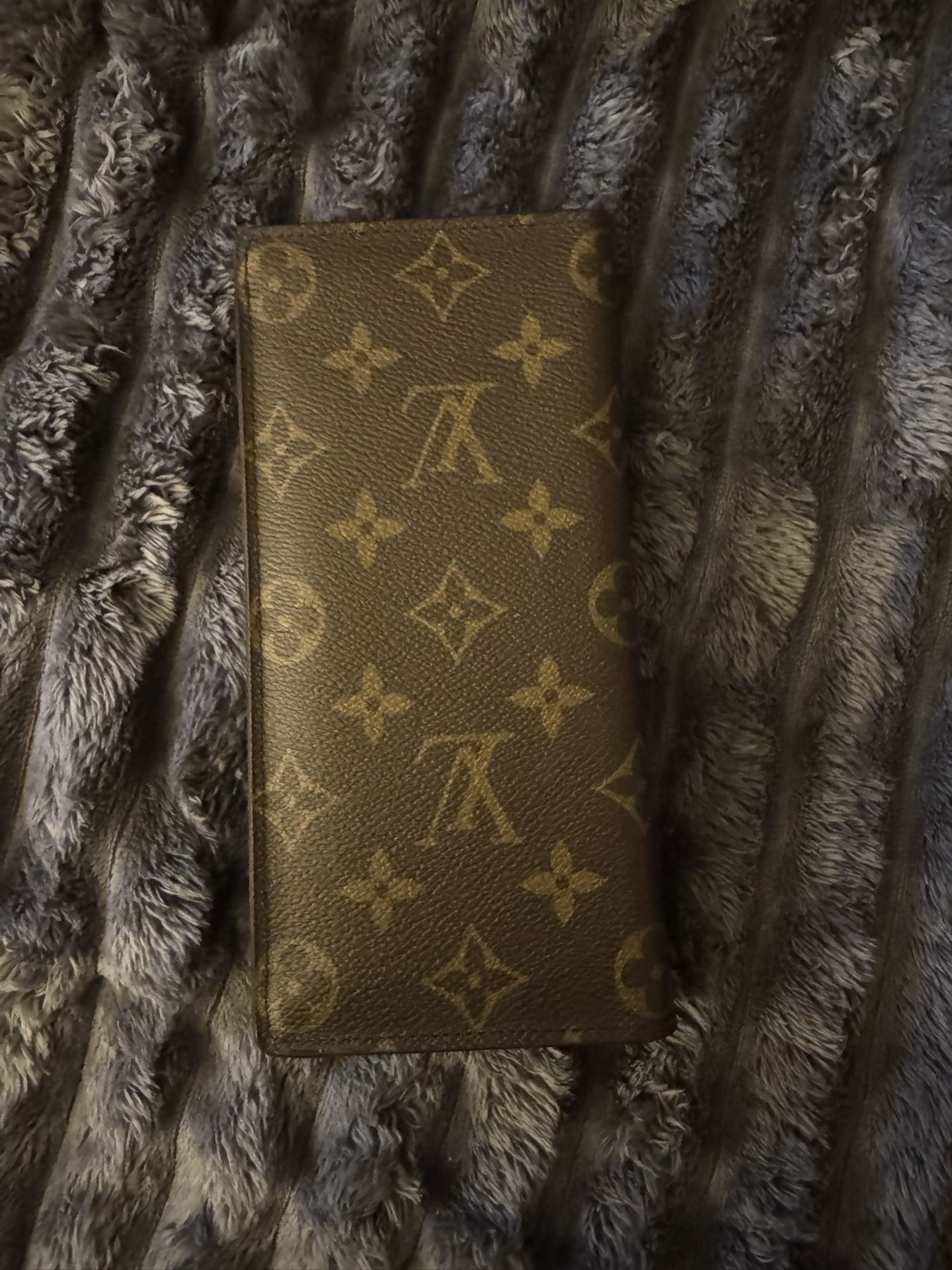 Mens Louis Vuitton Wallet $275