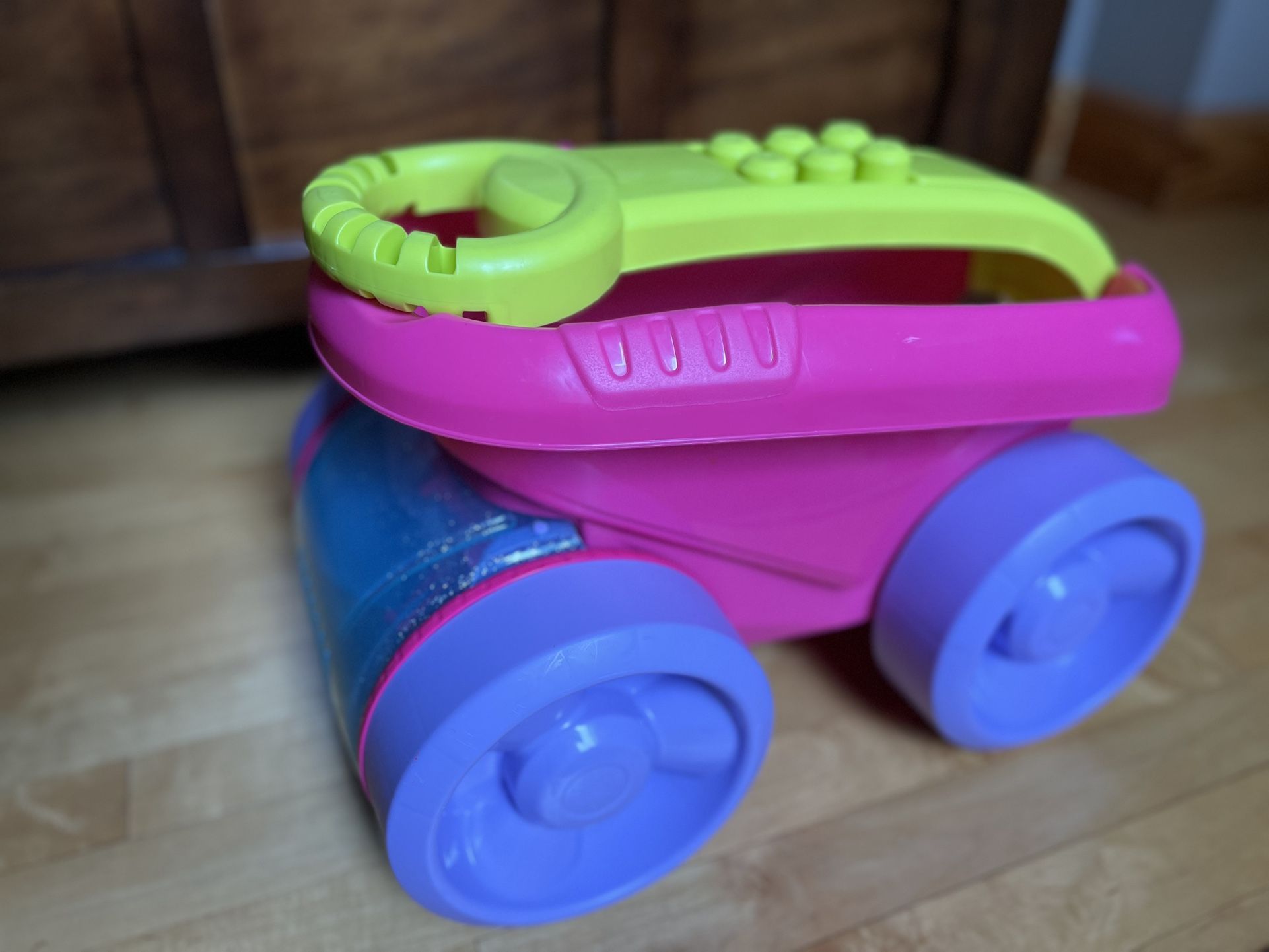 MEGA BLOKS Scooping Wagon