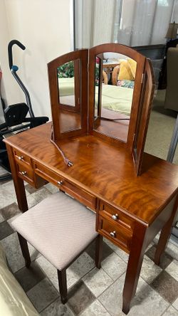 Makeup table