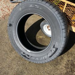 One Goodyear Eagle LSP205 /70 R 16