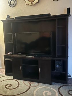 TV Stand / Entertainment Center