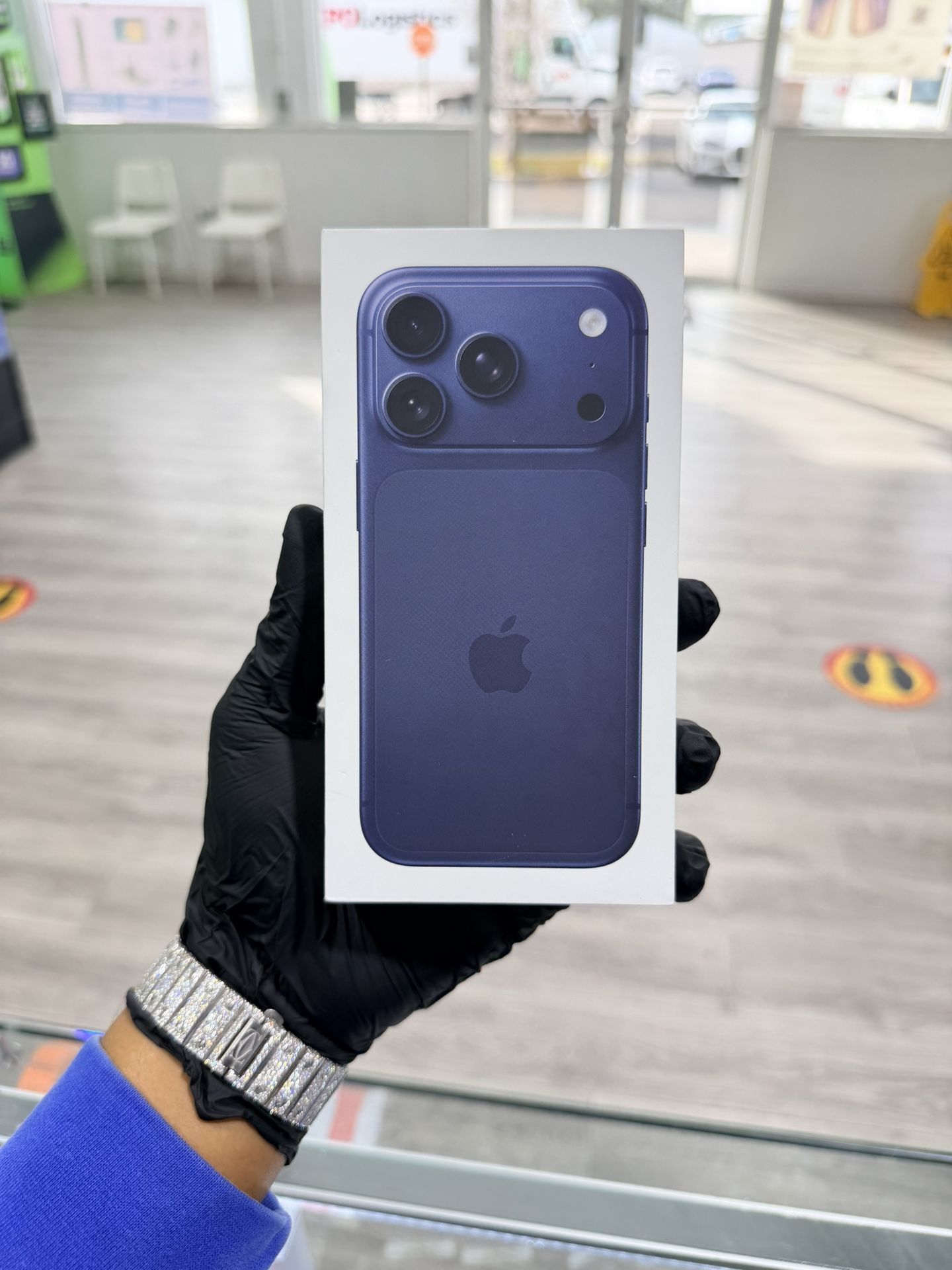 SEALED iPhone 17 Pro Unlocked 256GB $1049 or $60 Down! CHEAPER THAN APPLE PRICE!