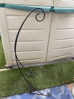 Iron hanging plant stand