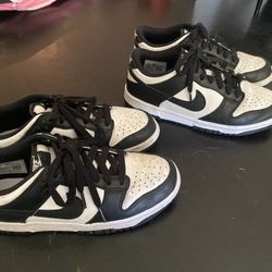 Youth 4.5 And Youth 5 Nike Panda Dunks