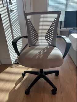 Moving sale! Must go by 6/26! OBO as everything needs to go ASAP! Office Chairs