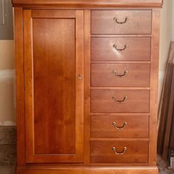 Cherry Wood Gentleman’s Chest – $650 (Tigard) 