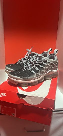 Air vapor max plus wolf black and grey