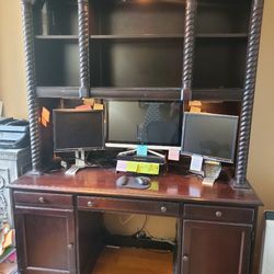 BEAUTIFUL SOLID WOOD DESK WITH HUTCH