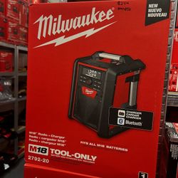 Milwaukee M18 Radio+Charger Tool Only 