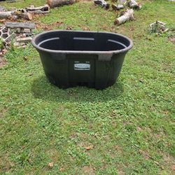 RubberMaid 100gal Stock Tank