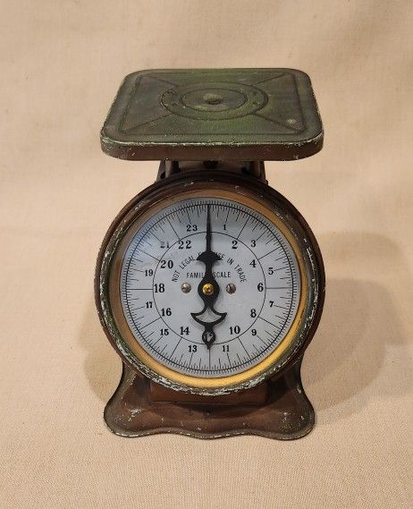 Sweet Old Vintage Farmhouse Kitchen Scale