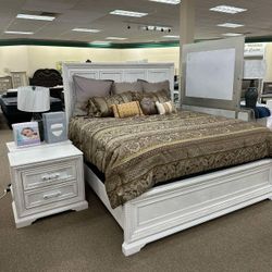 White Wood Bedroom Set 