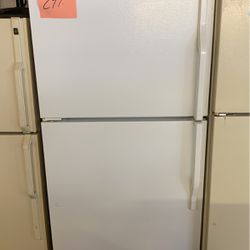 Magic Chef Refrigerator White . Warranty  . Delivery Available . 2522 Market st. 33901