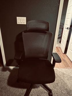 Ergonomic High-Back Mesh Office Chair w/ Headrest & Lumbar Suppor
