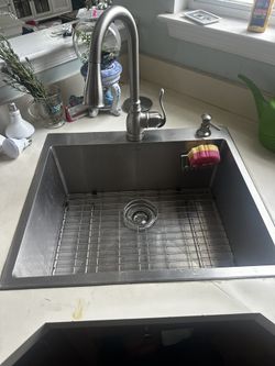 Faucet/sink Combo