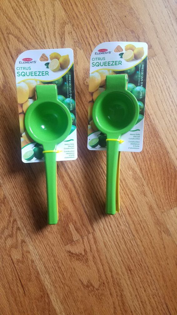 2 Culinary Elements Citrus Squeezers
