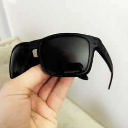 NEW Polarized Oakley Holbrook With Original Packaging